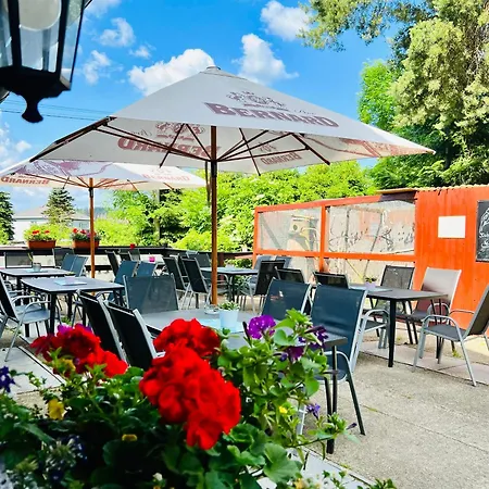 Hotel Jef A Krčma U Rytíře Doubice